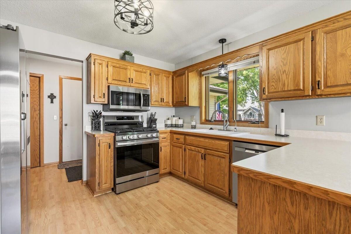 Property Photo: 1309 Fremont Court MN 55306