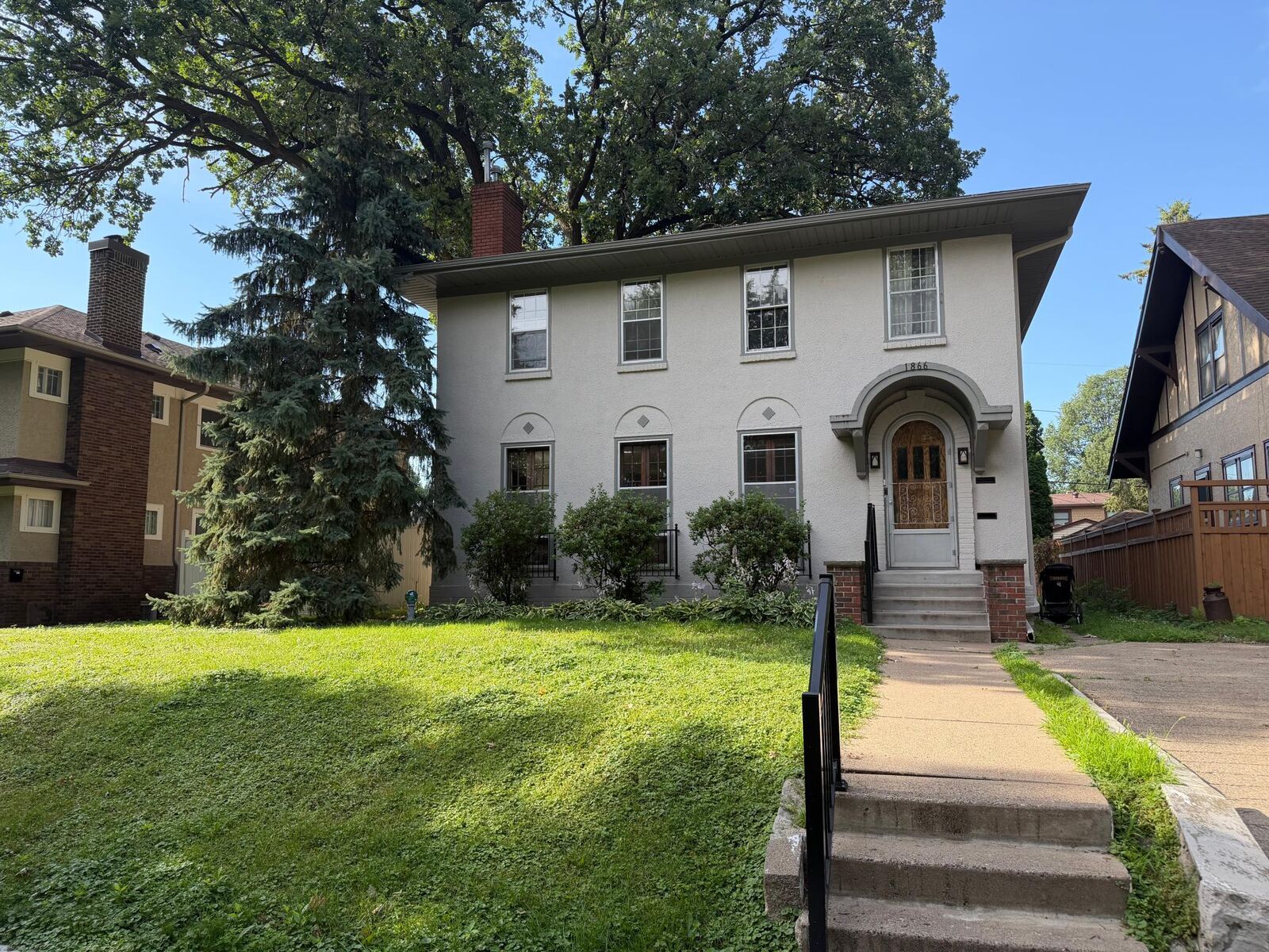Property Photo:  1866 Jefferson Avenue  MN 55105 