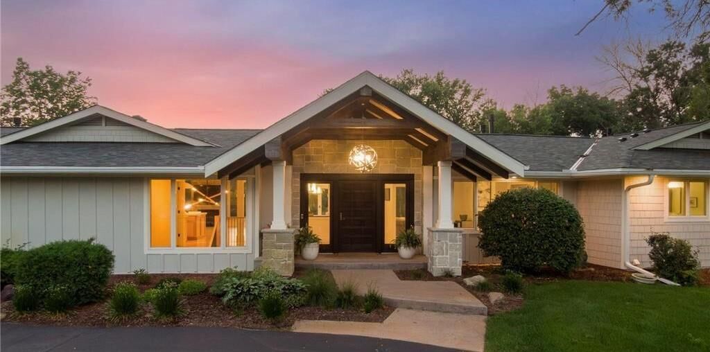 Property Photo:  1155 Heritage Lane  MN 55391 