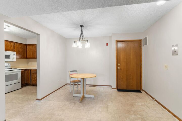Property Photo:  4165 Hilltop Point 105  MN 55123 
