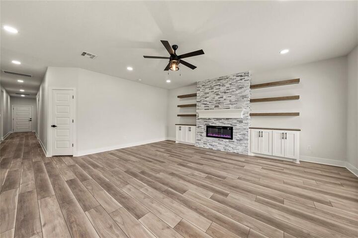 Property Photo: 214 Rogers Street TX 76657
