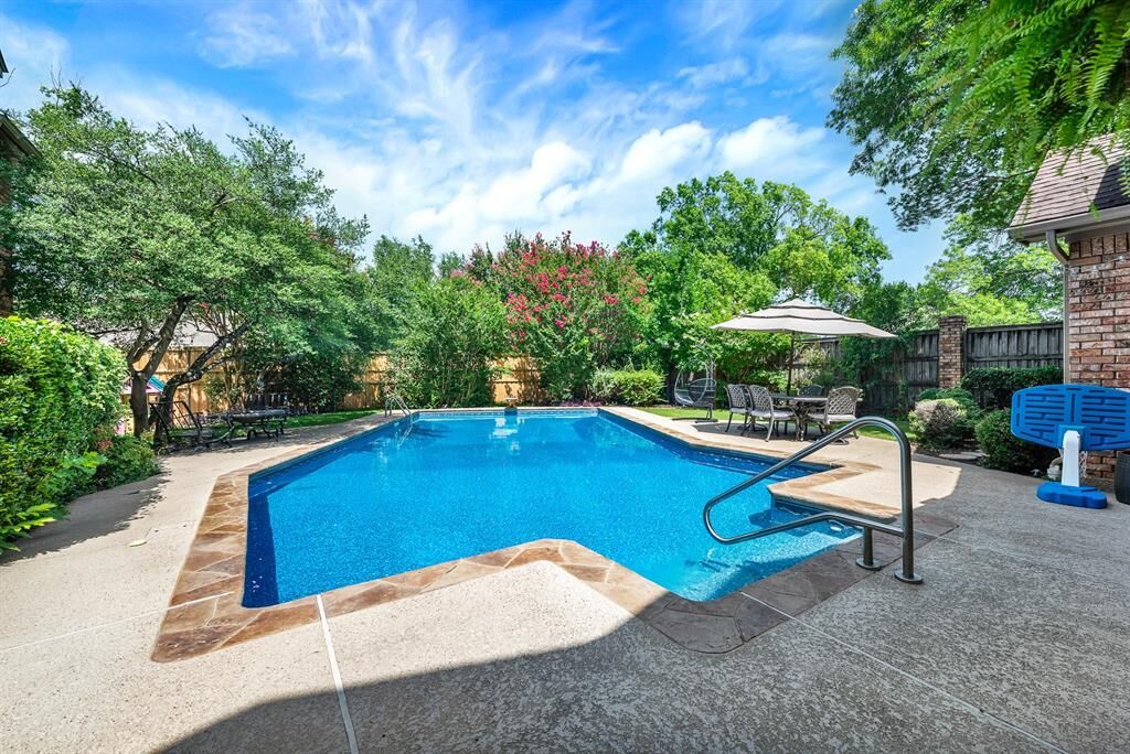 Property Photo:  3700 Hillwood Way  TX 76021 