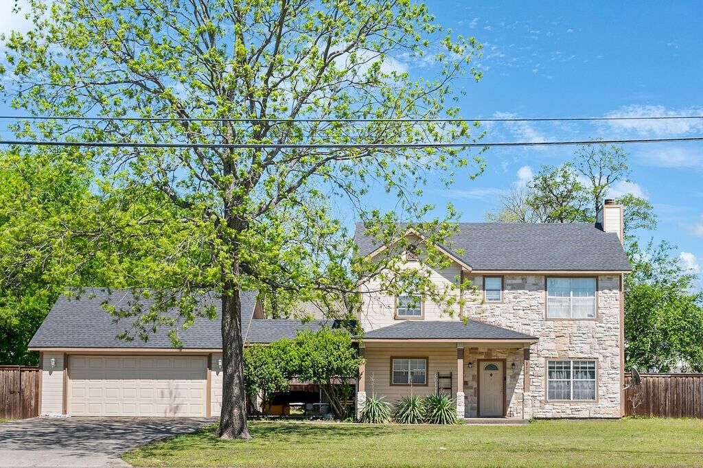 Property Photo:  487 S Waco Street  TX 75495 
