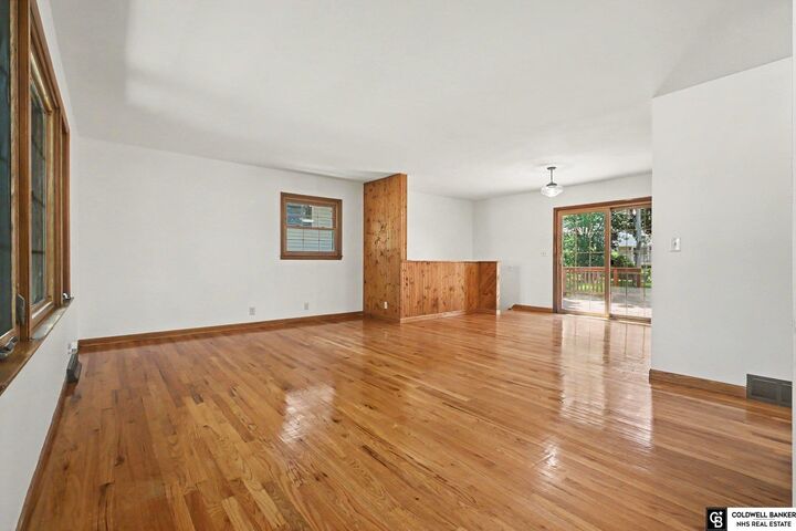 Property Photo: 1307 Hansen Avenue NE 68005