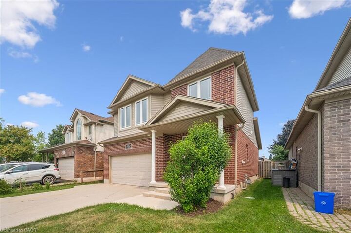 Property Photo: 102 Brookmead Street ON N3B 3L9