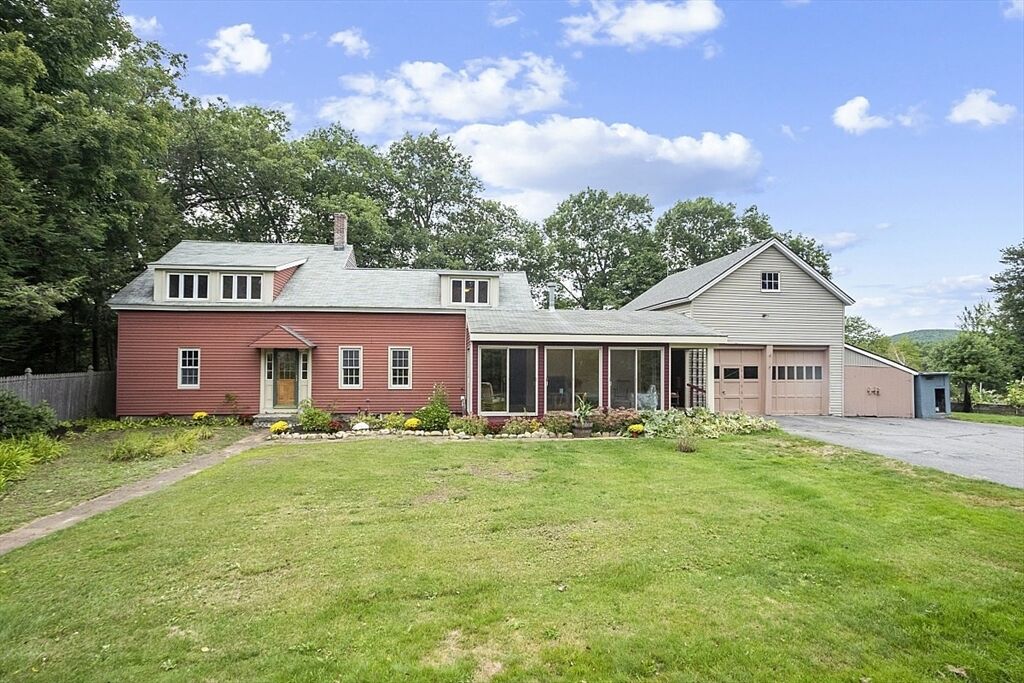 Property Photo: 200 Lake Rd MA 01430