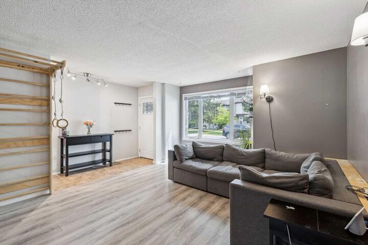 Property Photo: 630 Sabrina Road SW 83 AB T2W 2N7