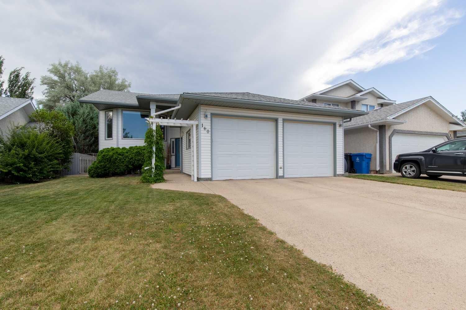 Property Photo:  160 Heritage Boulevard W  AB T1K 6X1 