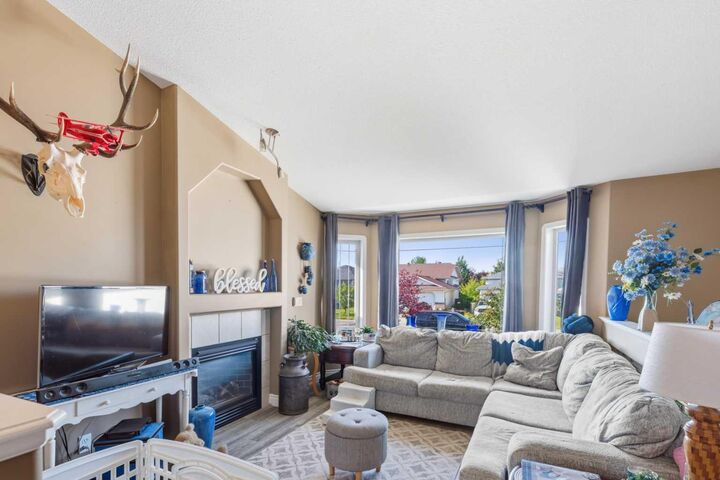 Property Photo: 10733 75 Avenue AB T8W 2S7