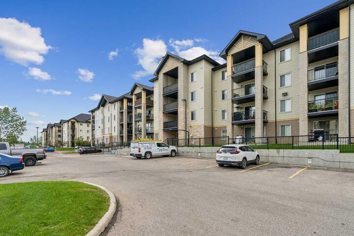 304 Mackenzie Way SW 7207 — photo 1