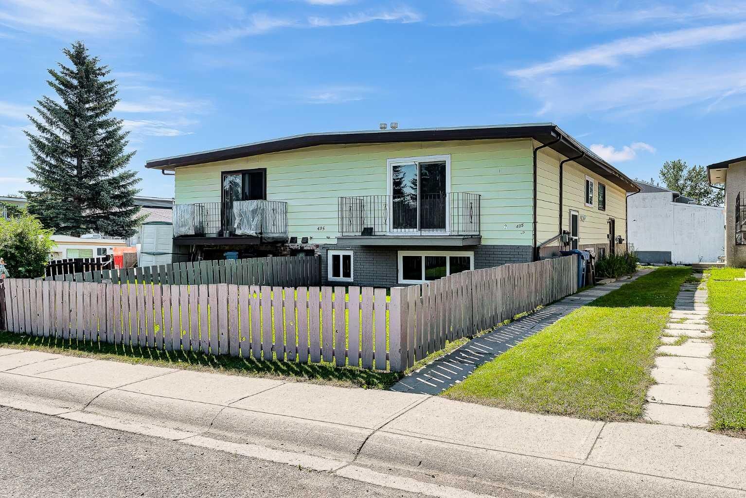 Property Photo:  435 Pinehill Road NE 2  AB T1Y 2W6 