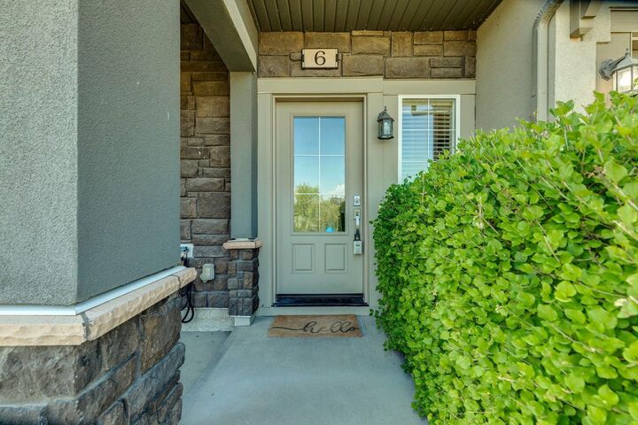 Property Photo:  6 Quarry Lane SE  AB T2C 5N4 