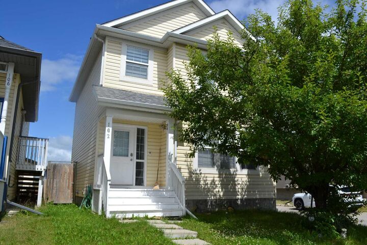 Property Photo: 102 Citadel Mesa Close AB T3G 5L1