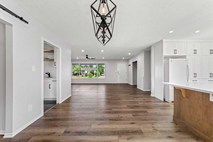 Property Photo:  5209 51 Street  AB T0C 0X0 