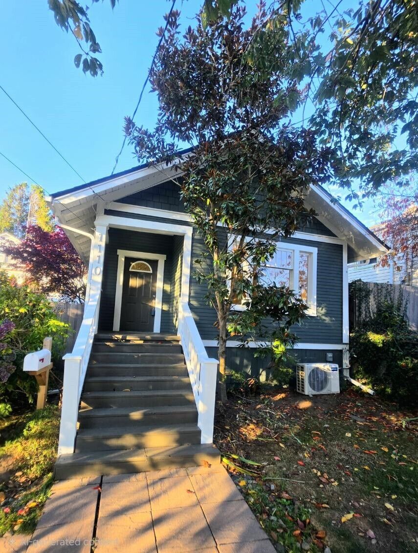 Property Photo:  1110 NW 70th Street  WA 98117 