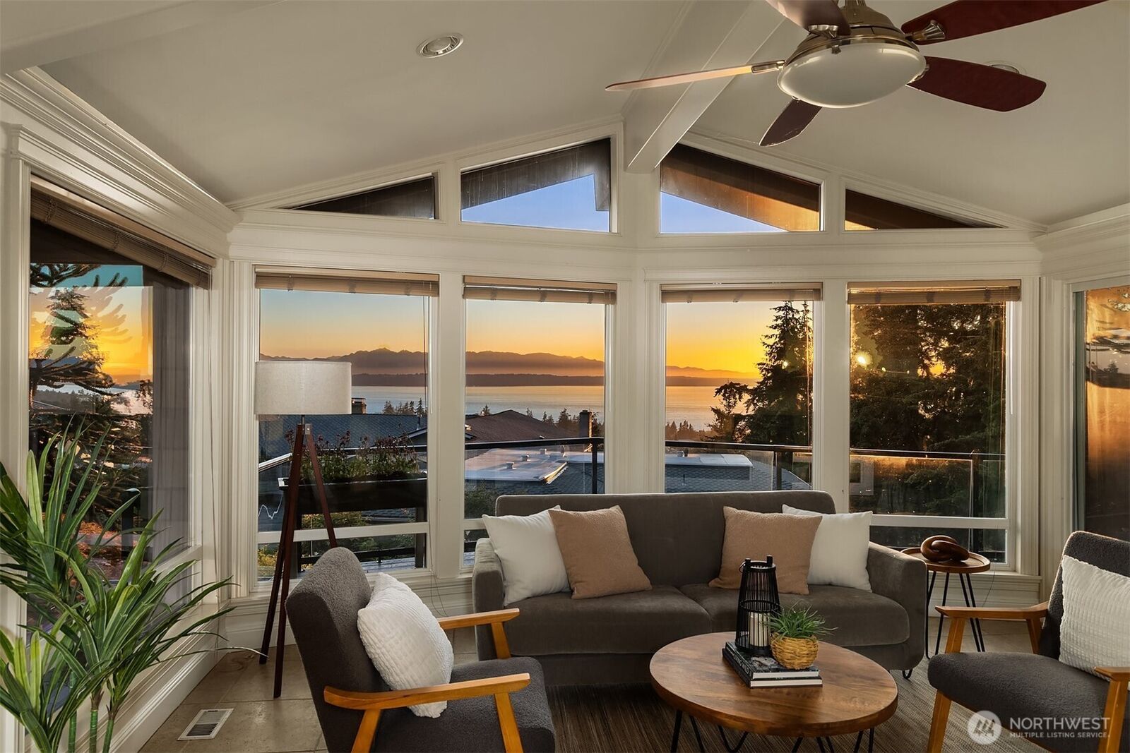 Property Photo:  310  Skyline Drive  WA 98020 