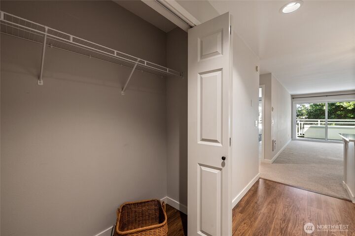 Property Photo: 6300 32nd Avenue NW 302 WA 98107