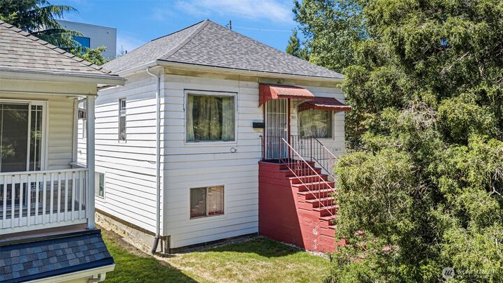 Property Photo: 1501 26th Avenue S WA 98144