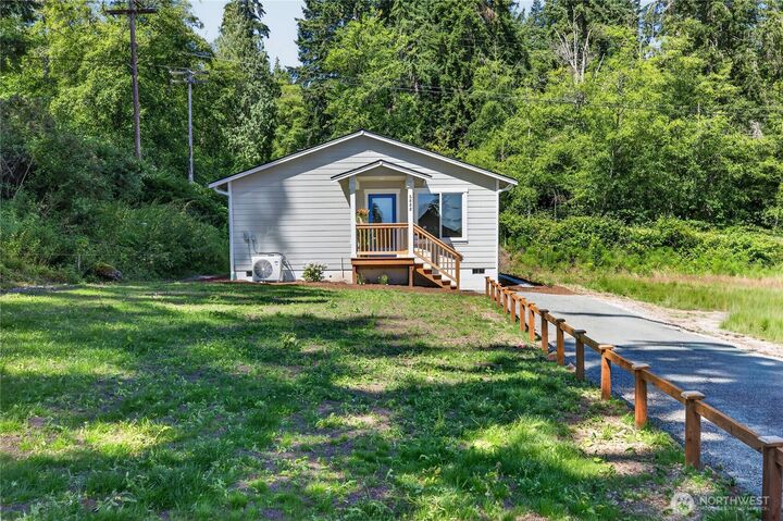Property Photo:  6888  Helena Street  WA 98236 