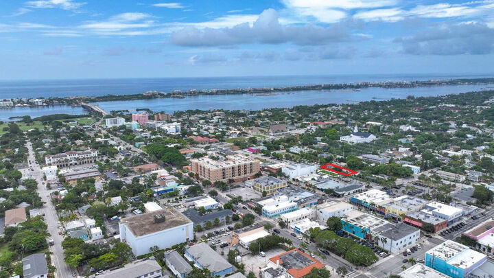 Property Photo: 17 S L Street FL 33460
