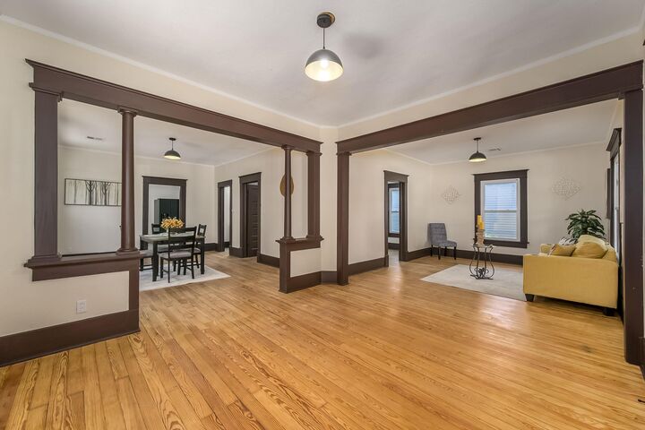 Property Photo:  205 N Sedgwick St  KS 67203-5647 