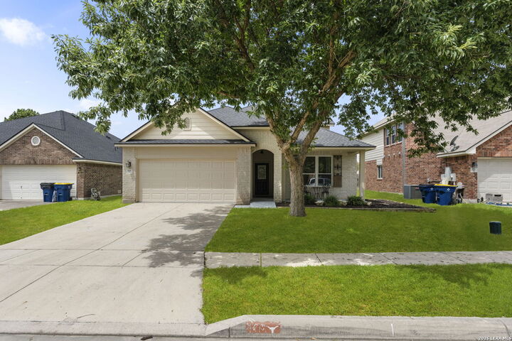 Property Photo: 168 Niemietz Cv TX 78108