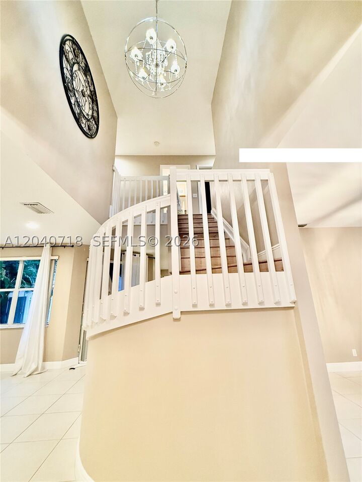Property Photo: 660 Sand Creek Cir FL 33327