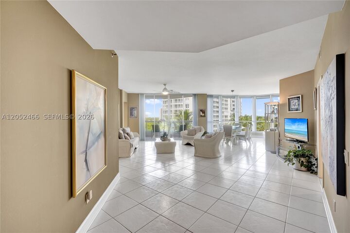 Property Photo:  21150 Point Pl 805  FL 33180 