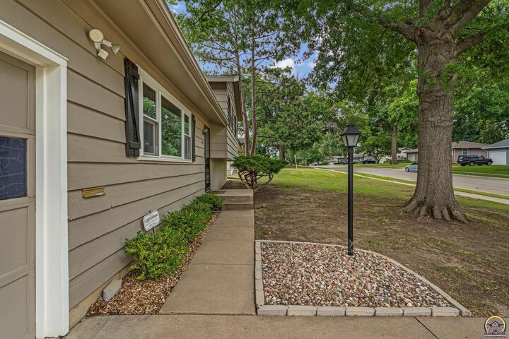 Property Photo:  5400 SW 25th St  KS 66614 