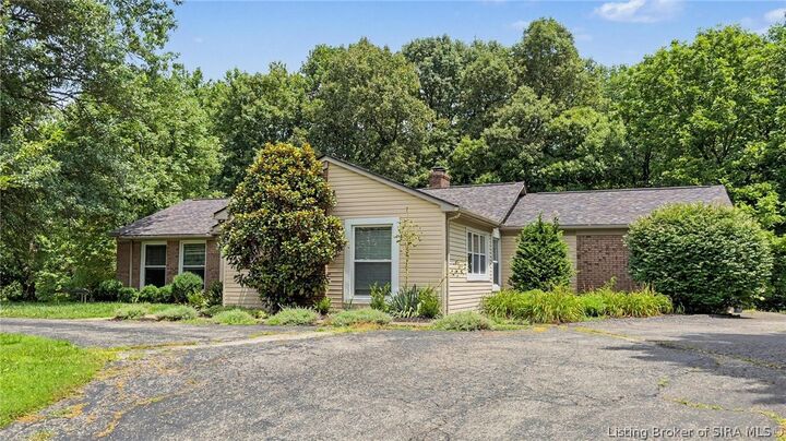 Property Photo: 3014 Chimneywood Drive IN 47119
