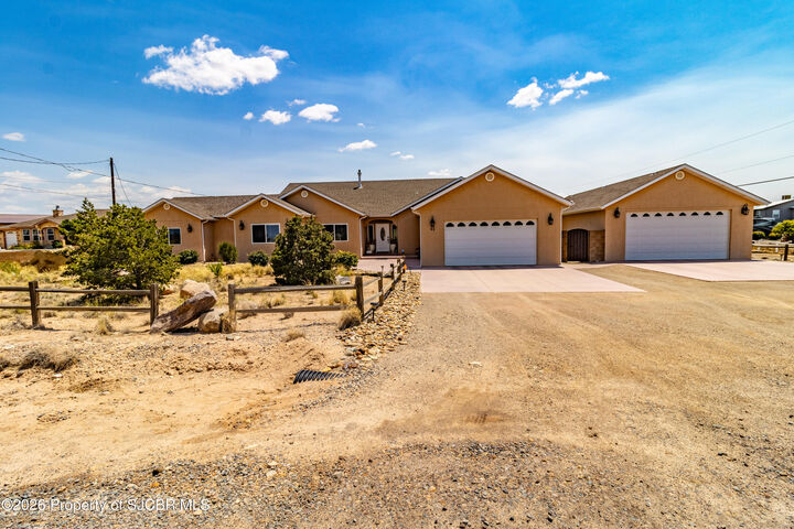 Property Photo:  44 Road 3782  NM 87401 