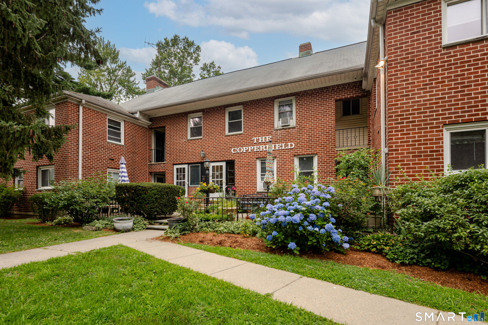 Property Photo:  64 Maple Tree Avenue 2  CT 06906 