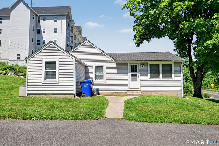 Property Photo:  41 Poplar Street  CT 06776 