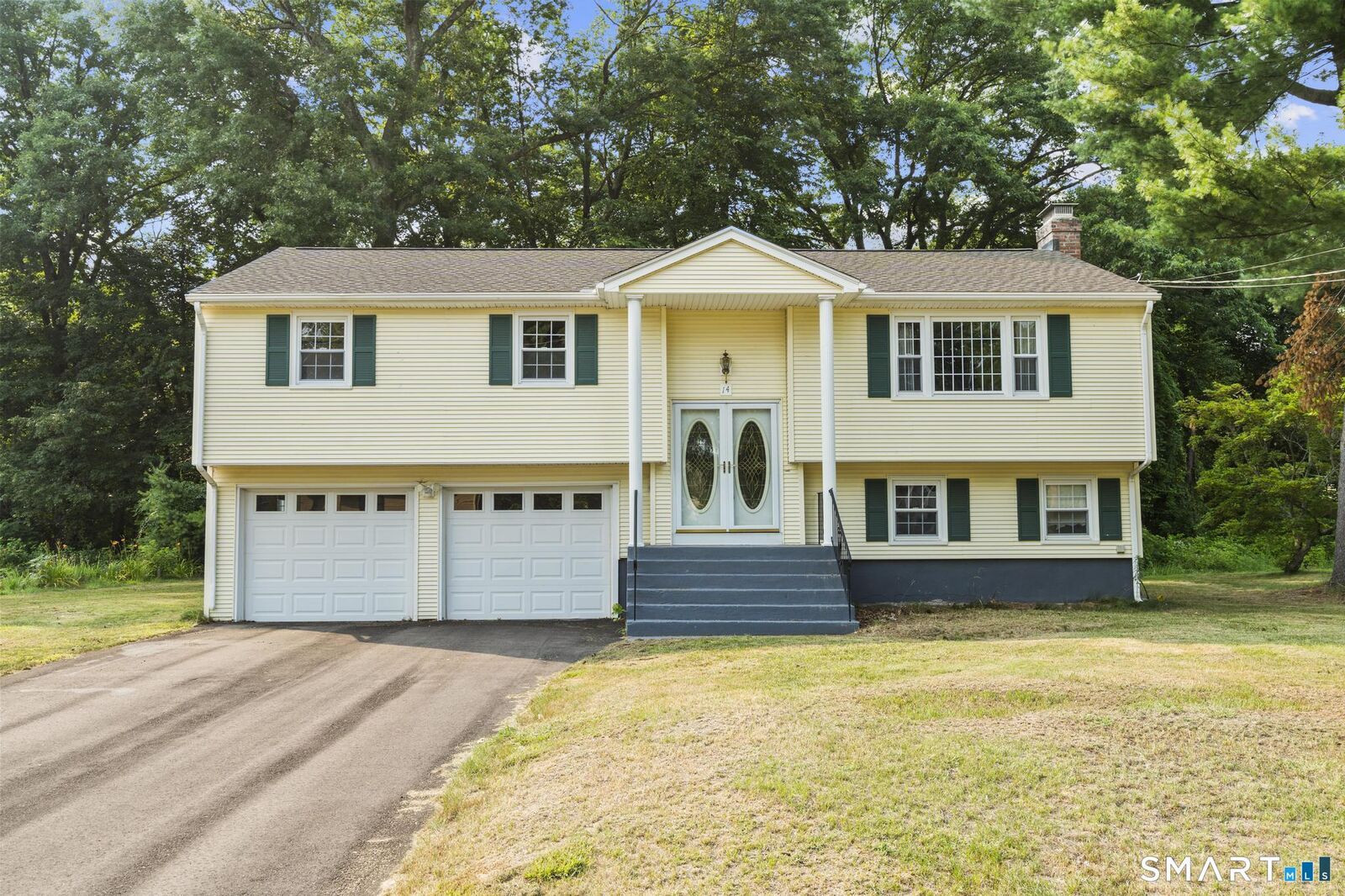 Property Photo:  14 Briar Lane  CT 06002 