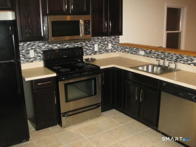 Property Photo: 95 Highview Avenue 2 CT 06907