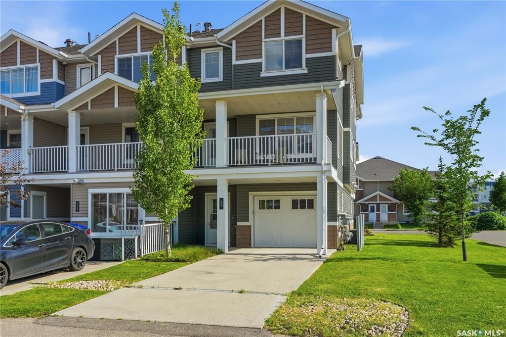 Property Photo: 4533 Delhaye Way 32 SK S4W 0M2