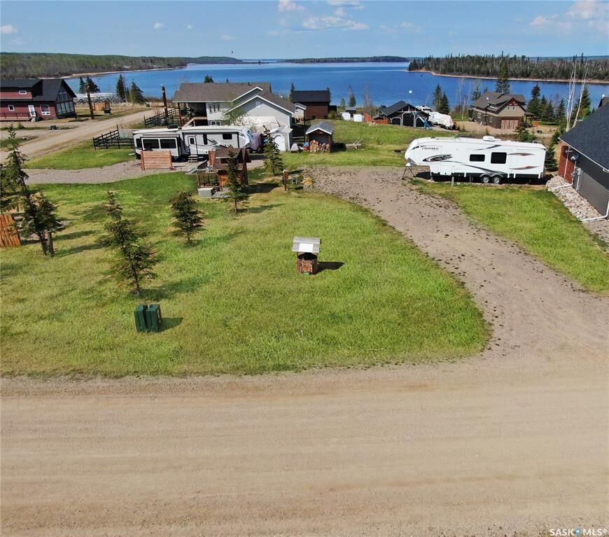 Property Photo:  702 Diamond Willow Drive  SK S0M 1A0 
