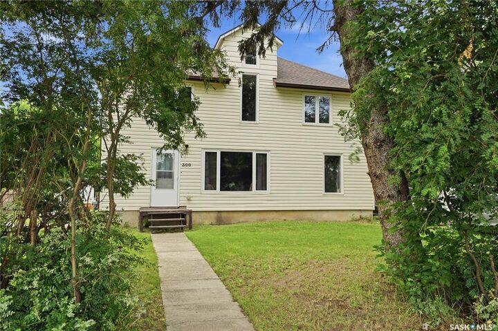 Property Photo: 300 Main Street SK S0G 1H0