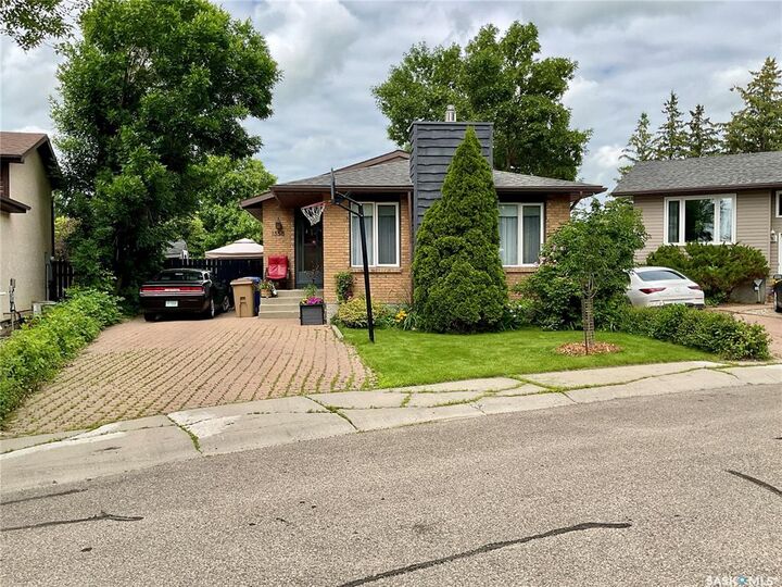 Property Photo:  1358 Lakewood Crescent N  SK S4X 3H3 