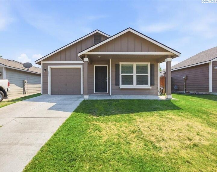 Property Photo: 7821 W 6th Ave. WA 99336