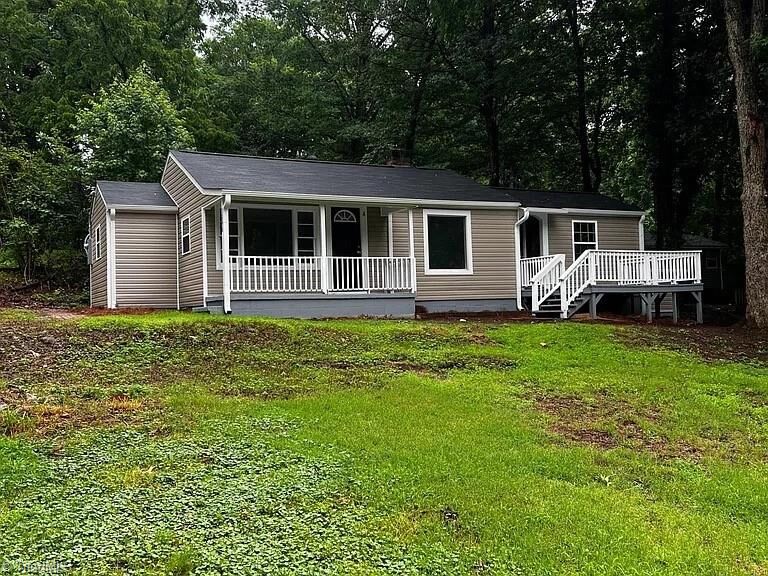 Property Photo: 4145 Lexwin Avenue NC 27107