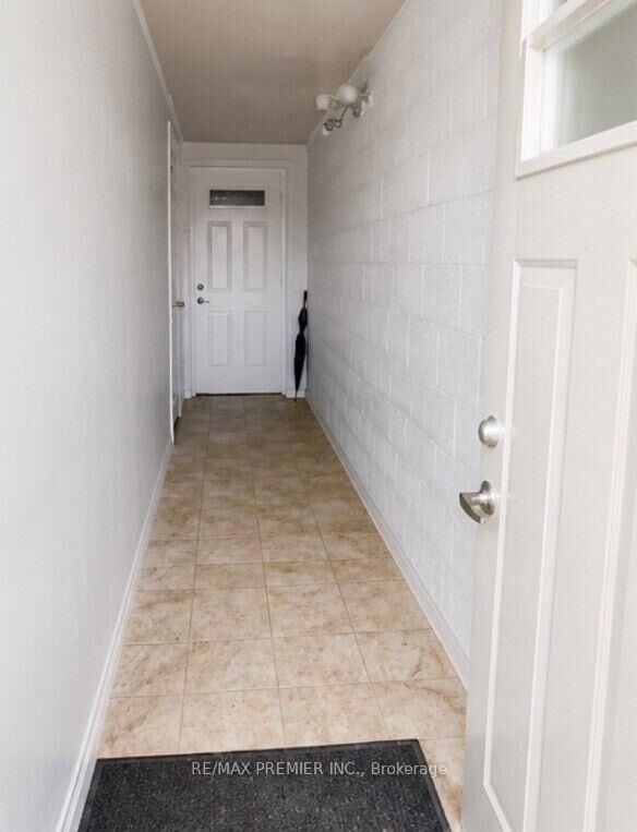 Property Photo: 33 Albany Drive Basement ON L4L 2X5