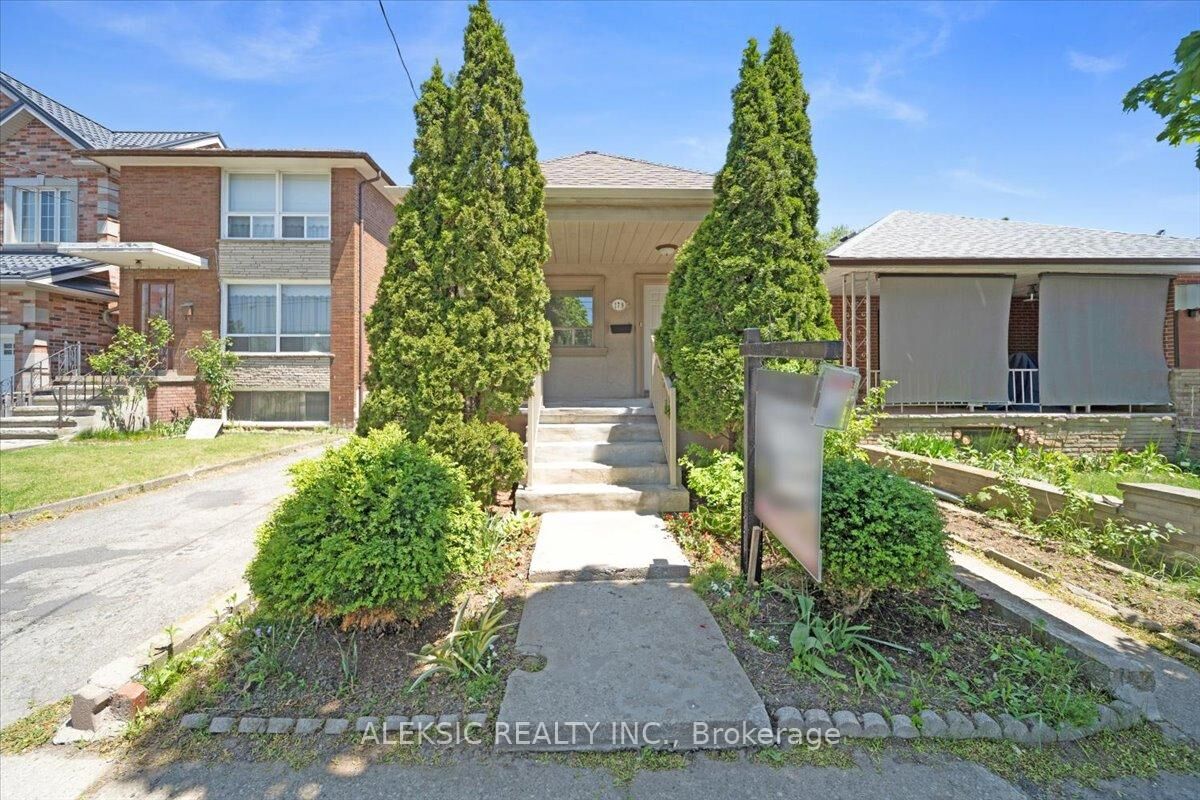 Property Photo: 179 Thirtieth Street ON M8W 3C6