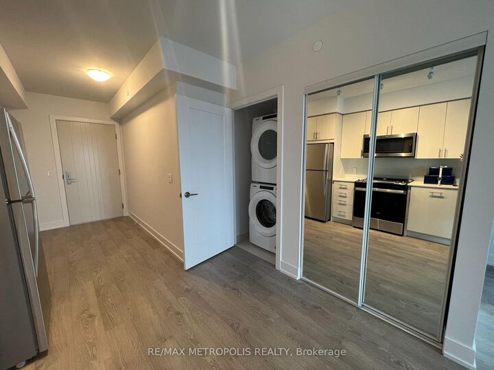 Property Photo: 2550 Simcoe Street N 2404 ON L1L 0R5