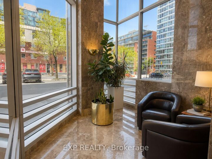 Property Photo: 160 George Street 1505 ON K1N 9M2
