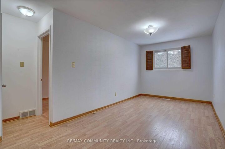 Property Photo:  435 Maplewood Drive  ON L1G 5R7 