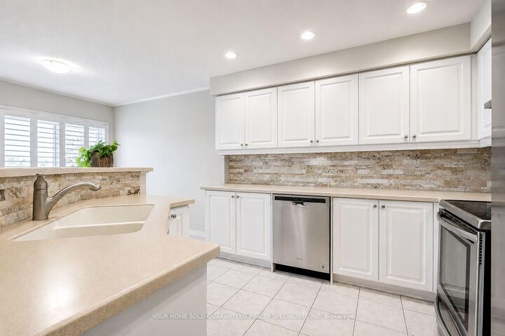Property Photo: 18 Couples Court ON L4M 6V5
