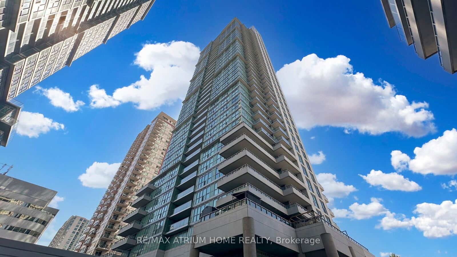 Property Photo: 50 Town Centre Court 3011 ON M1P 4Y7