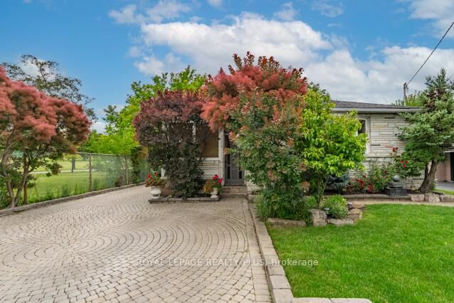 Property Photo: 87 Hullmar Drive ON M3N 2E2