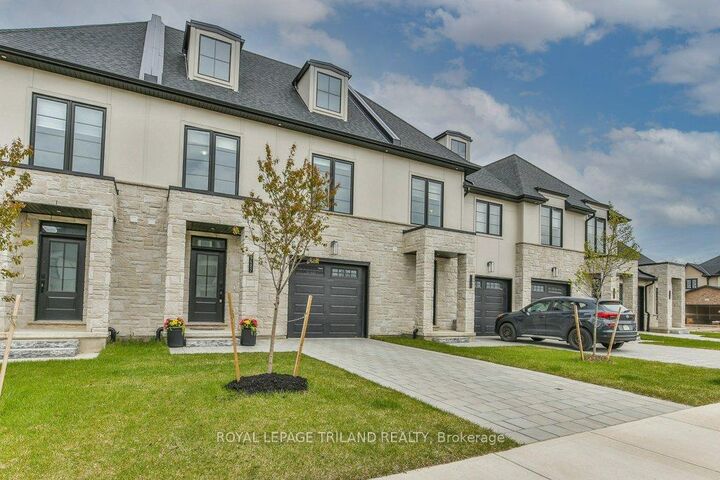 Property Photo:  6682 Hayward Drive  ON N6P 0J5 